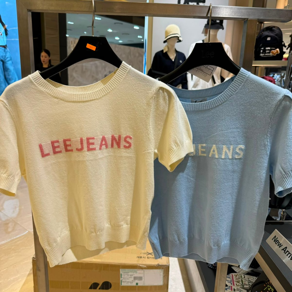 LEE LE703 TOP