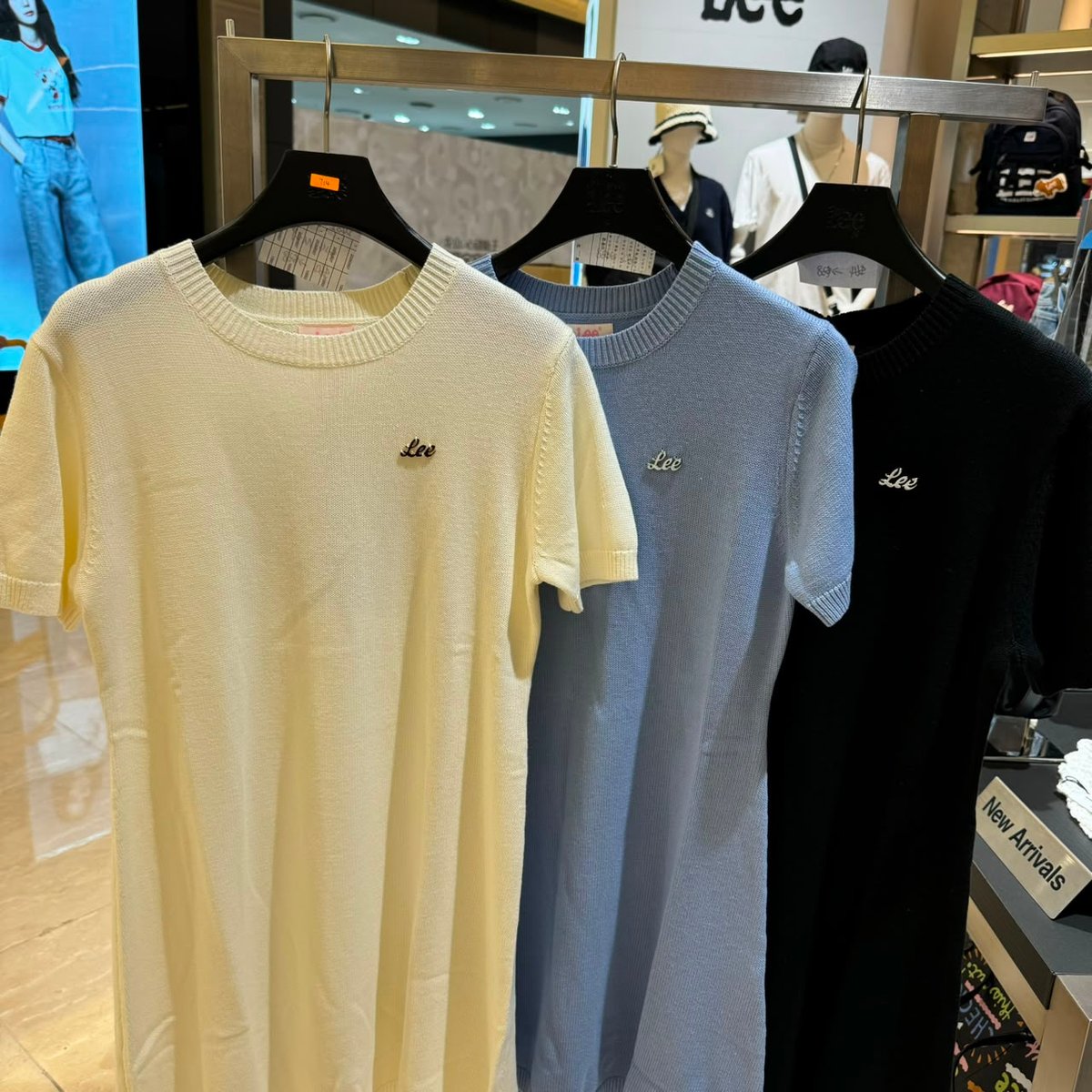 LEE LE704 TOP