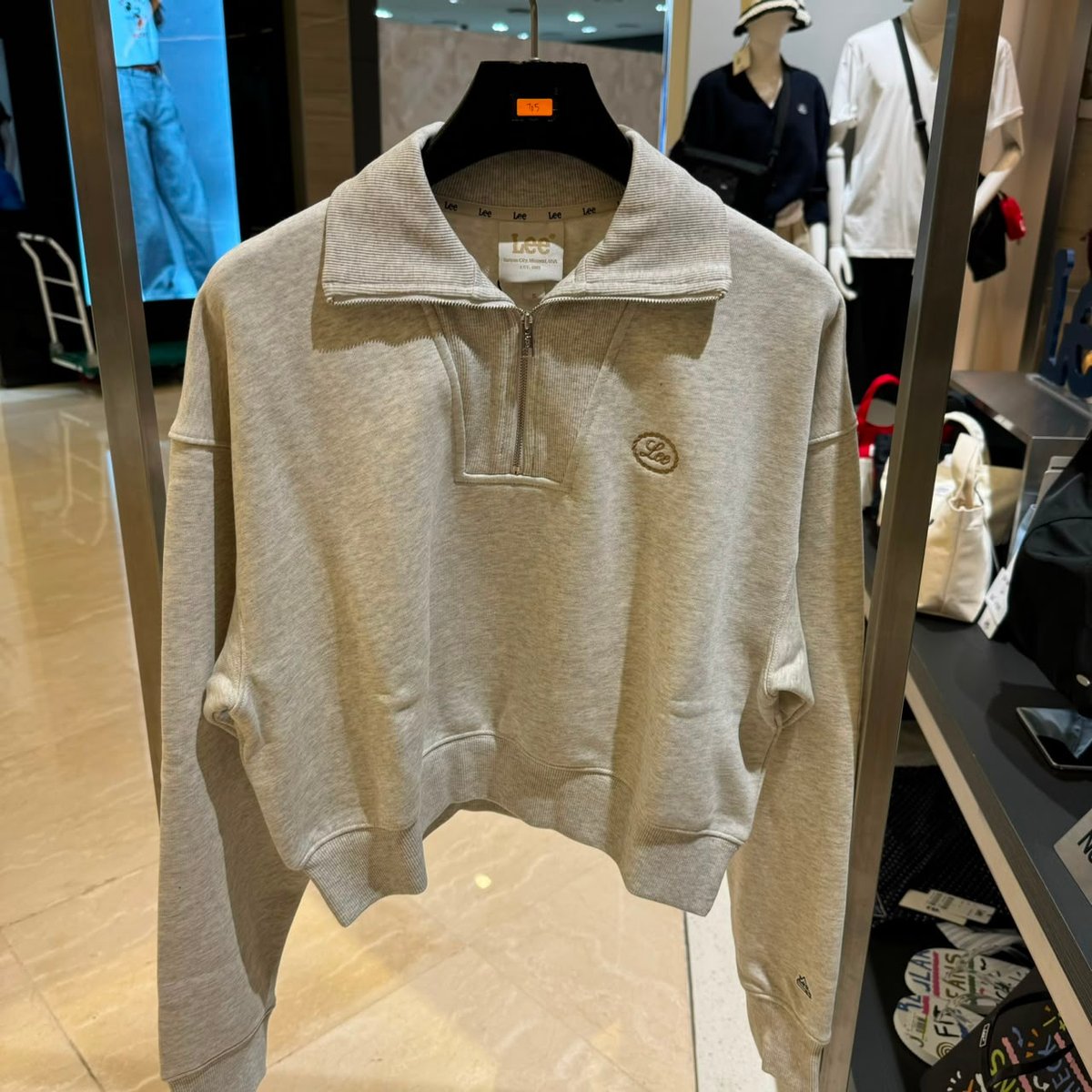 LEE LE705 TOP