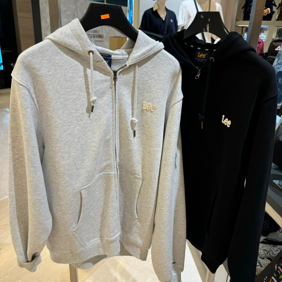 LEE LE722 TOP