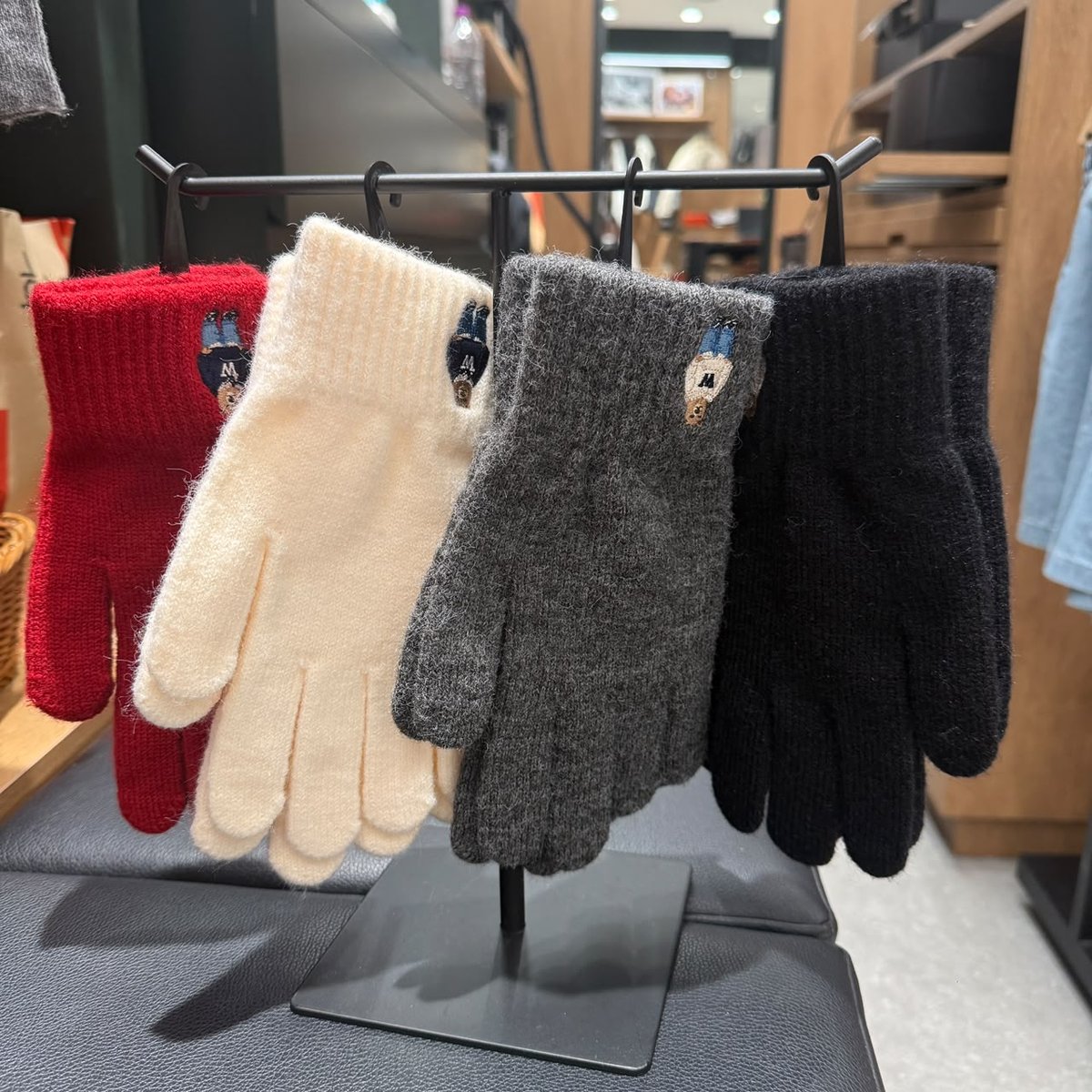 WHO A U WU831 GLOVES