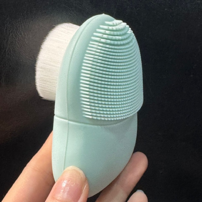 OLIVE YOUNG YY418 PORE CLEANSING DUAL BRUSH (KR37.0)