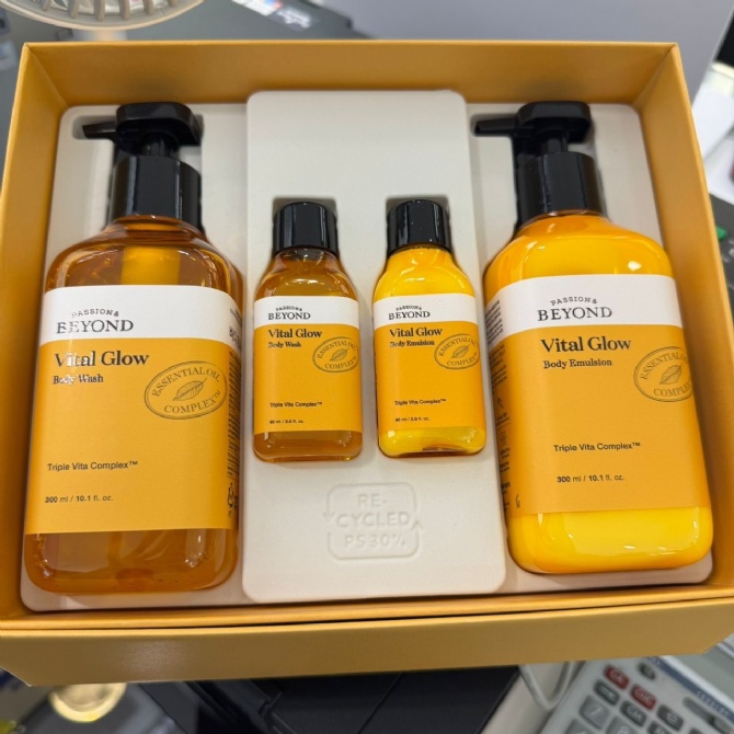 BEYOND BE309 VITAL GLOW BODY WASH (300ML) + EMULSION (300ML) (KR39.0)